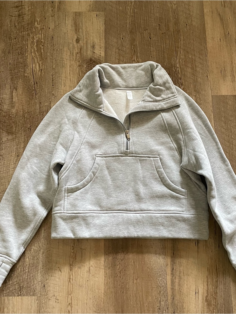 NWOT The Gym People Cropped Pullover